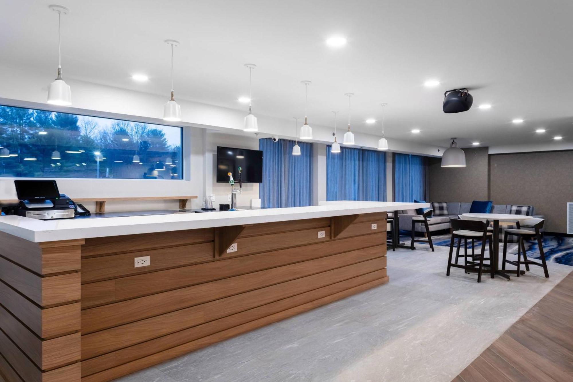 Fairfield Inn & Suites Springfield Enfield Eksteriør billede